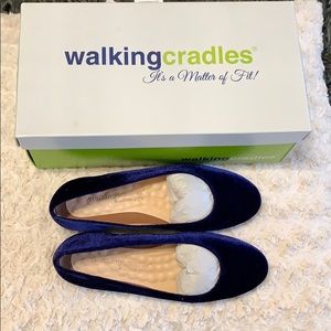 ❗️SOLD❗️Walking Cradles Bronwyn Navy Velvet